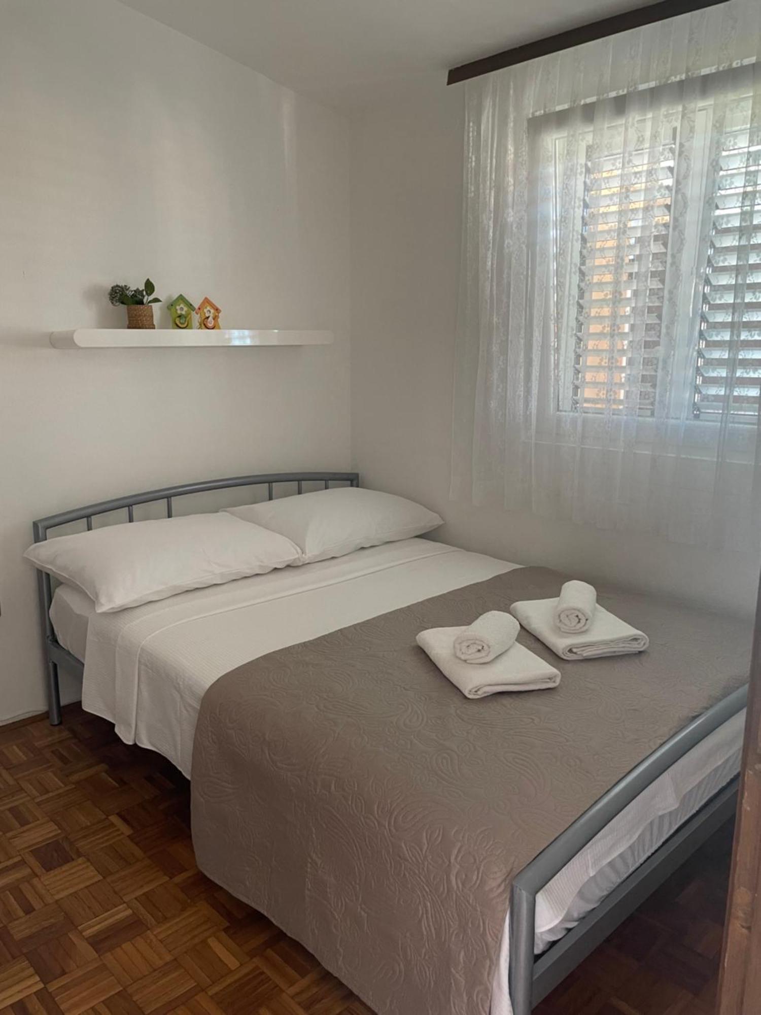 House Susec Apartment Povljana Bagian luar foto